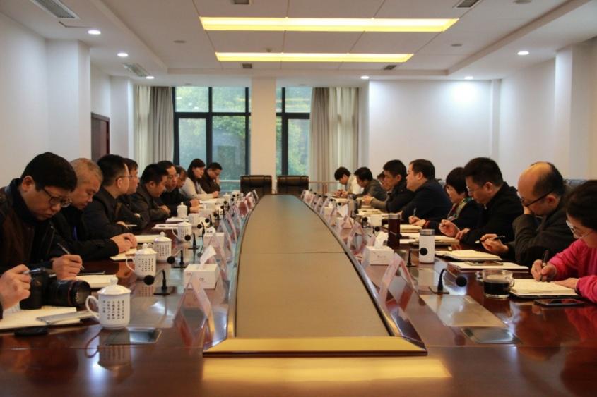 汉正街控股集团领导班子带队到qmh球盟会座谈