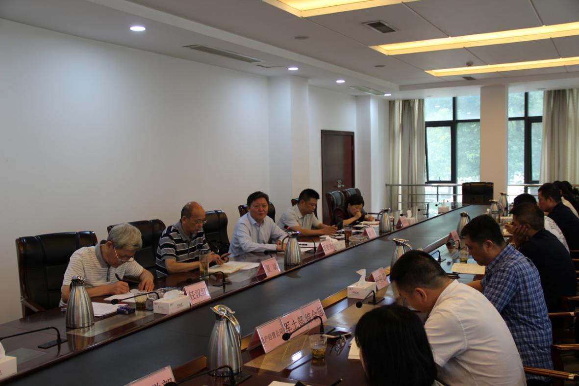 qmh球盟会组织开展“学习英雄张富清、 坚守初心担使命”集中研学