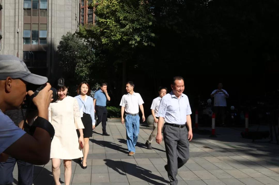 qmh球盟会所属中城家物业开展“关注民生 人民满意”之中城国际物业服务小区行活动