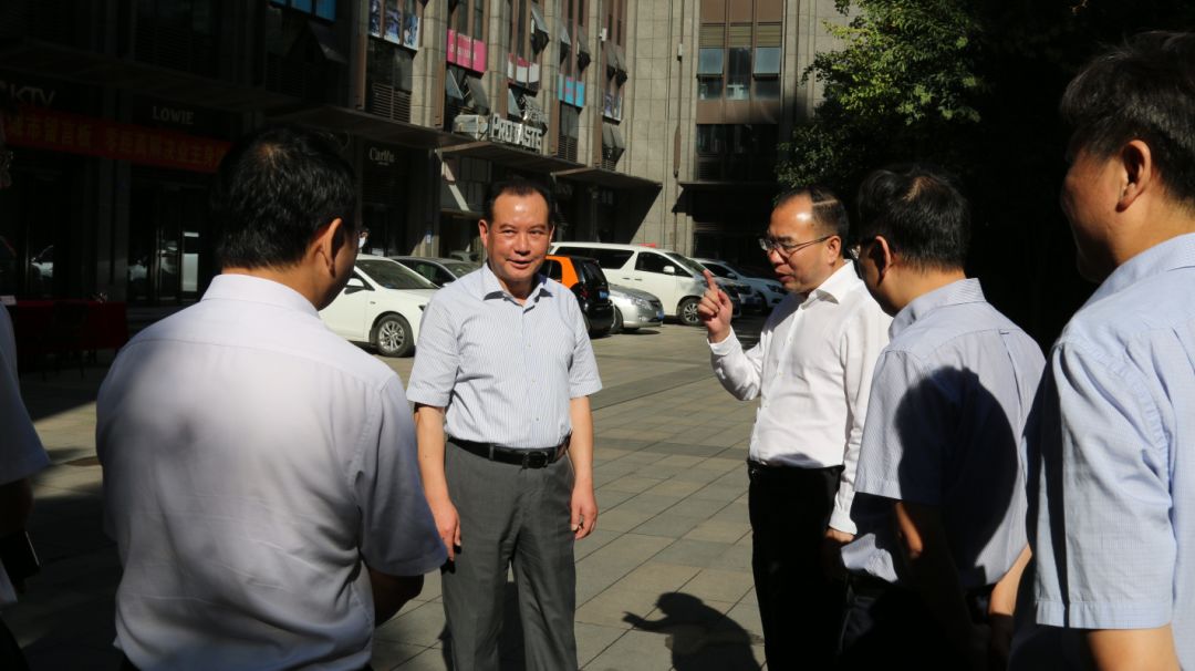 qmh球盟会所属中城家物业开展“关注民生 人民满意”之中城国际物业服务小区行活动