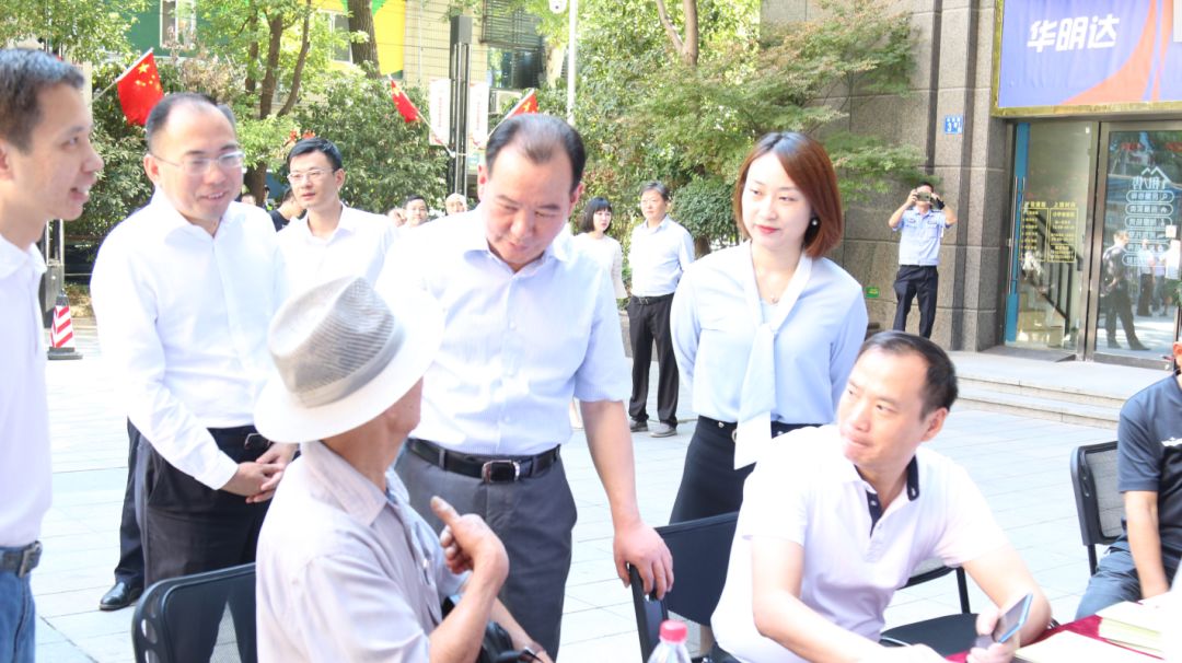 qmh球盟会所属中城家物业开展“关注民生 人民满意”之中城国际物业服务小区行活动