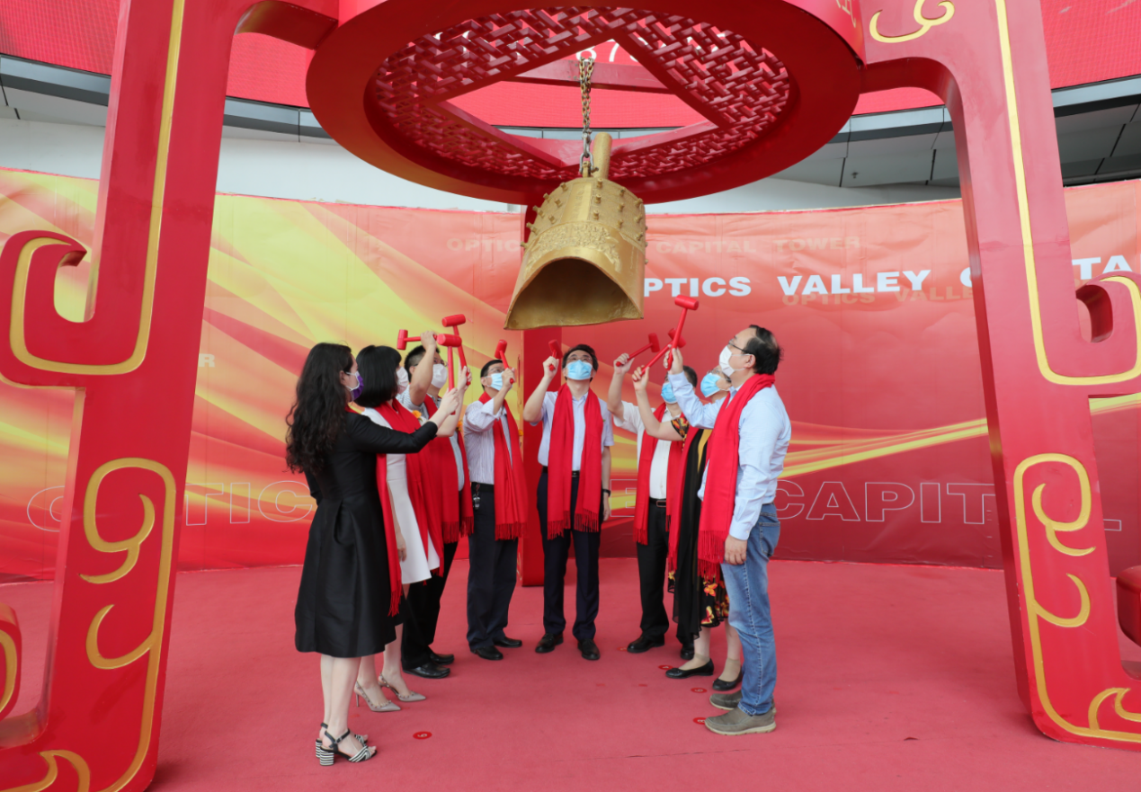 qmh球盟会所属武汉园外园绿化景观股份有限公司成功挂牌新三板敲钟仪式隆重举行