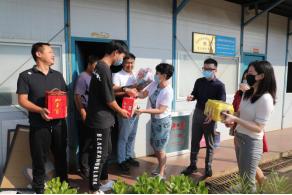 酷暑送清凉 关怀沁人心 --qmh球盟会所属中城公司组织开展夏季高温慰问活动