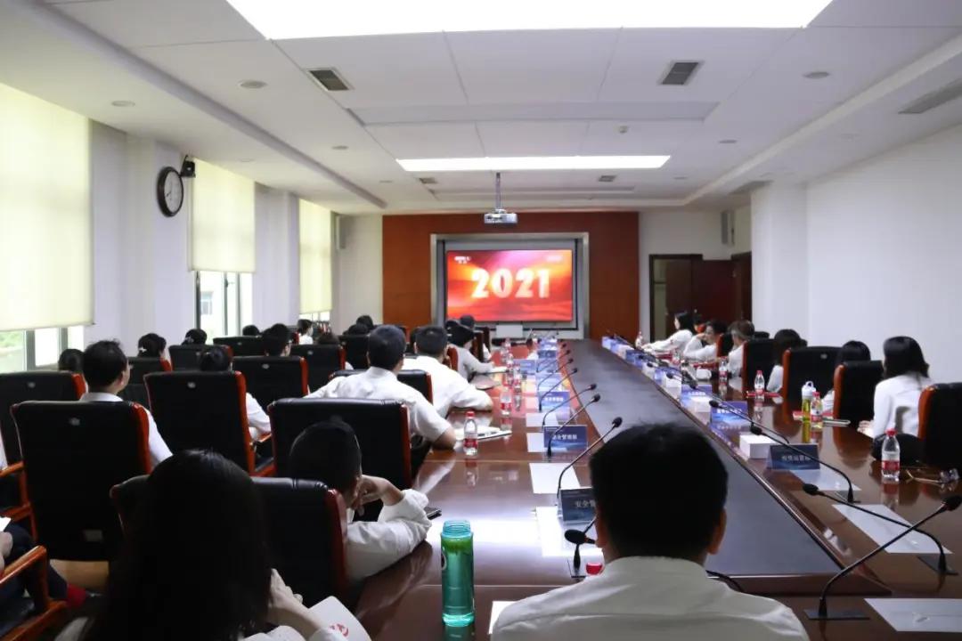 心潮澎湃 振奋人心｜qmh球盟会组织集中观看庆祝中国共产党成立100周年大会直播