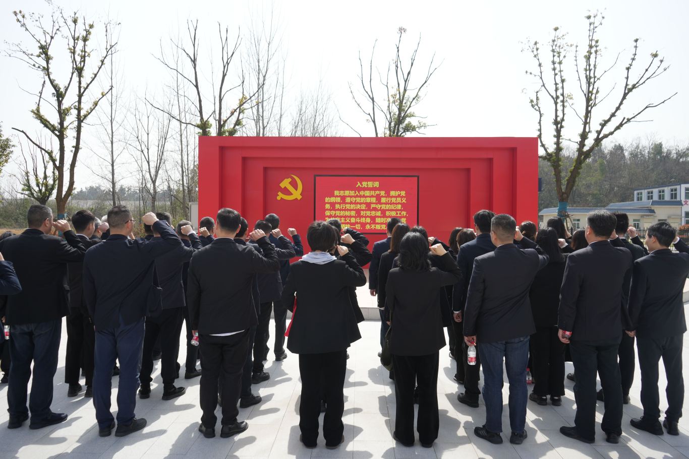 传承红色基因 弘扬爱国精神|qmh球盟会开展“学党史,守初心,勇作为,开新局”主题党日活动